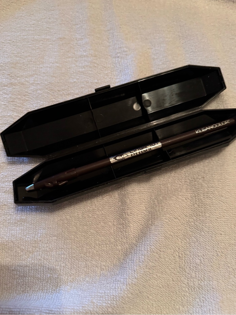 Kleancolor Brow & Liner Pencil in Dark Brown with Case